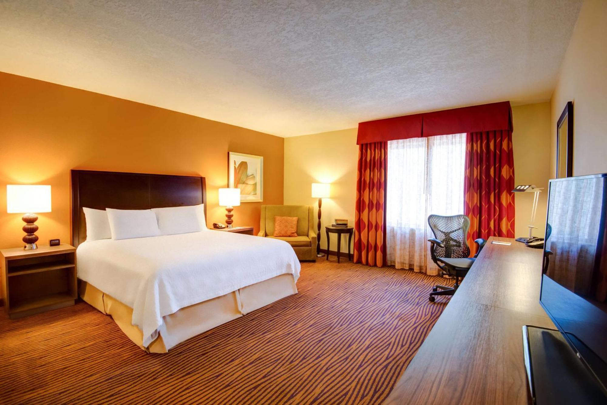 King Room with Accessible Tub - Mobility Access,1623654886:JPEG